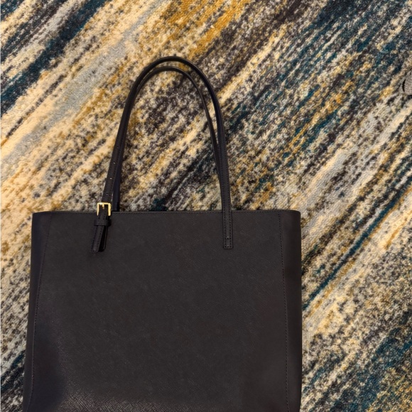 Tory Burch Emerson Tote - Picture 4 of 6